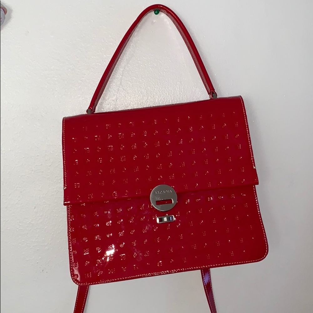A red Arcadia purse❤️